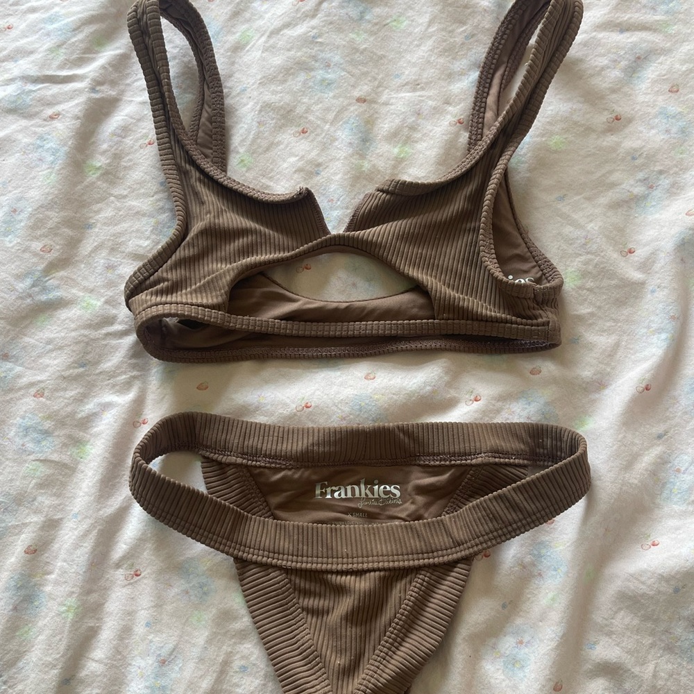 Frankie’s bikini brown cut out bikini 🧸